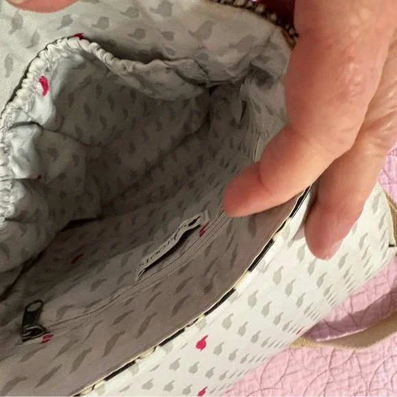 Sakroots Black and Cream Crossbody Bag with Vintage-Inspired Design - Picture 3 of 10